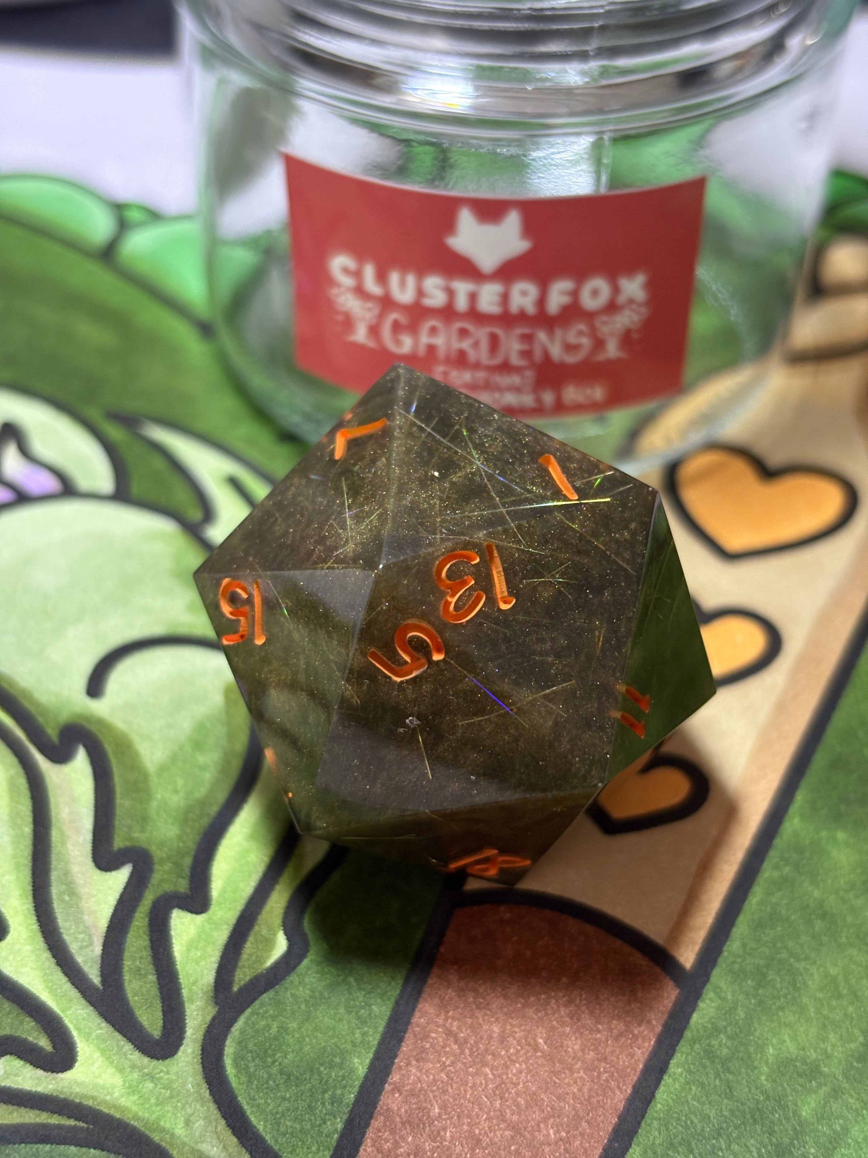 Single Chonky D20 - Clusterfox Gardens Funky Pine