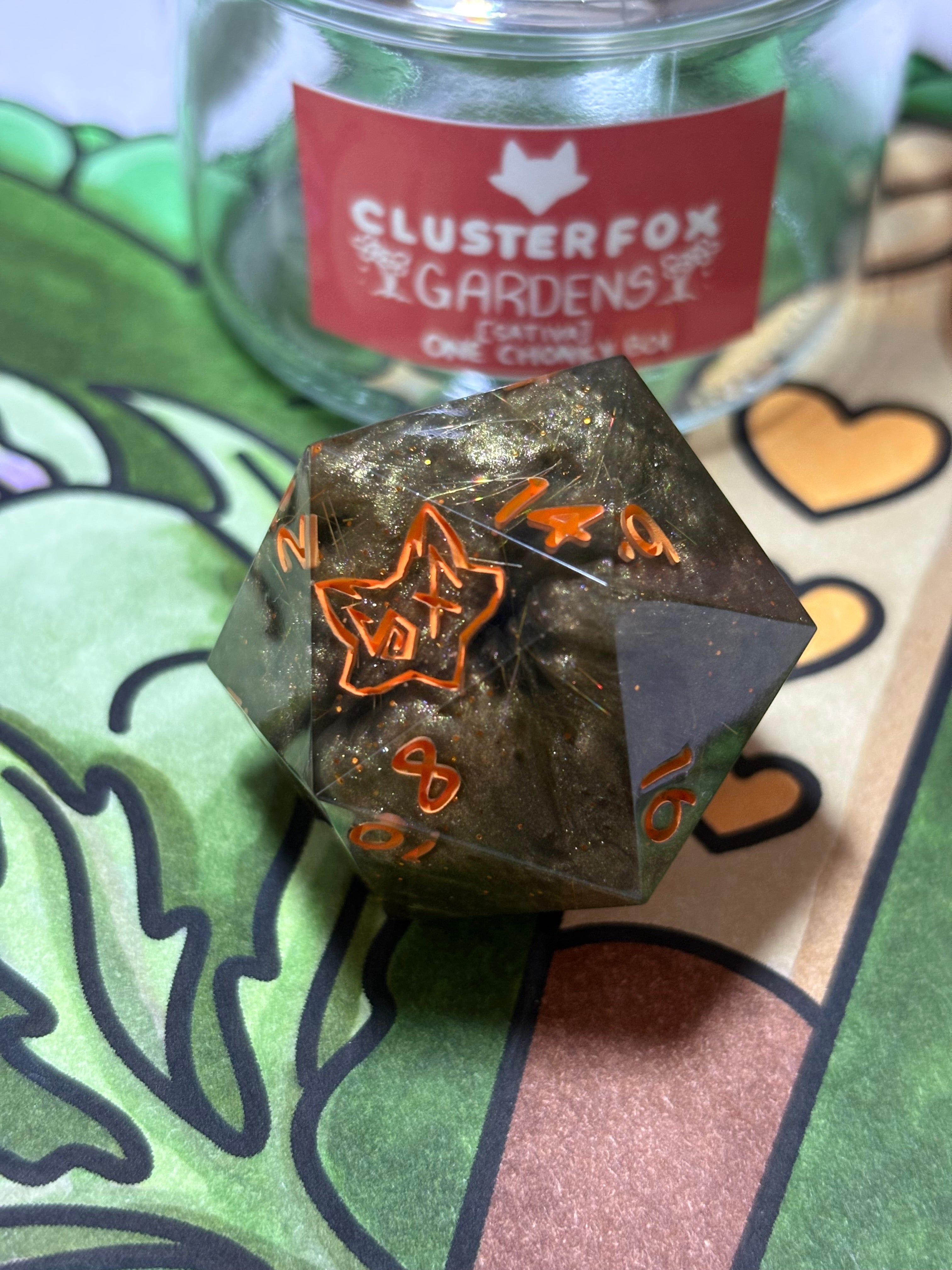 Single Chonky D20 - Clusterfox Gardens Funky Pine